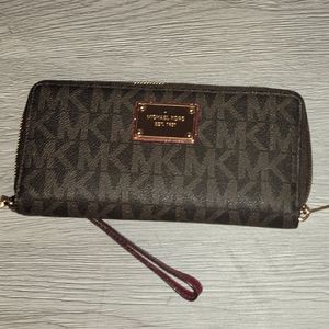 New Michael kors brown wallet